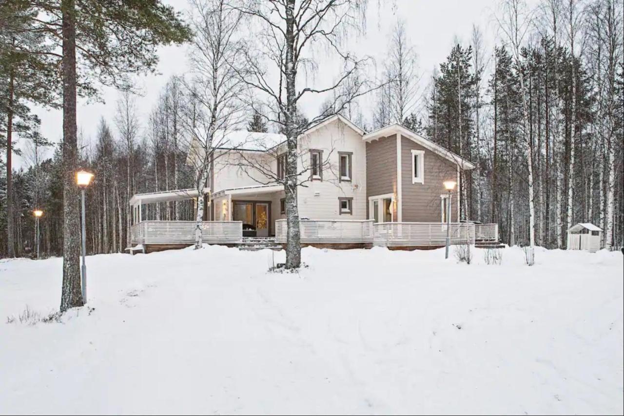 Luxurious Villa Kinos With Jacuzzi Rovaniemi Extérieur photo