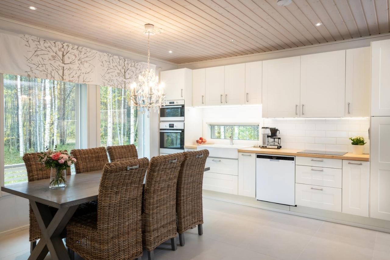 Luxurious Villa Kinos With Jacuzzi Rovaniemi Extérieur photo